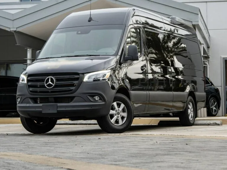 Istanbul Airport Transfer Mercedes Sprinter VIP