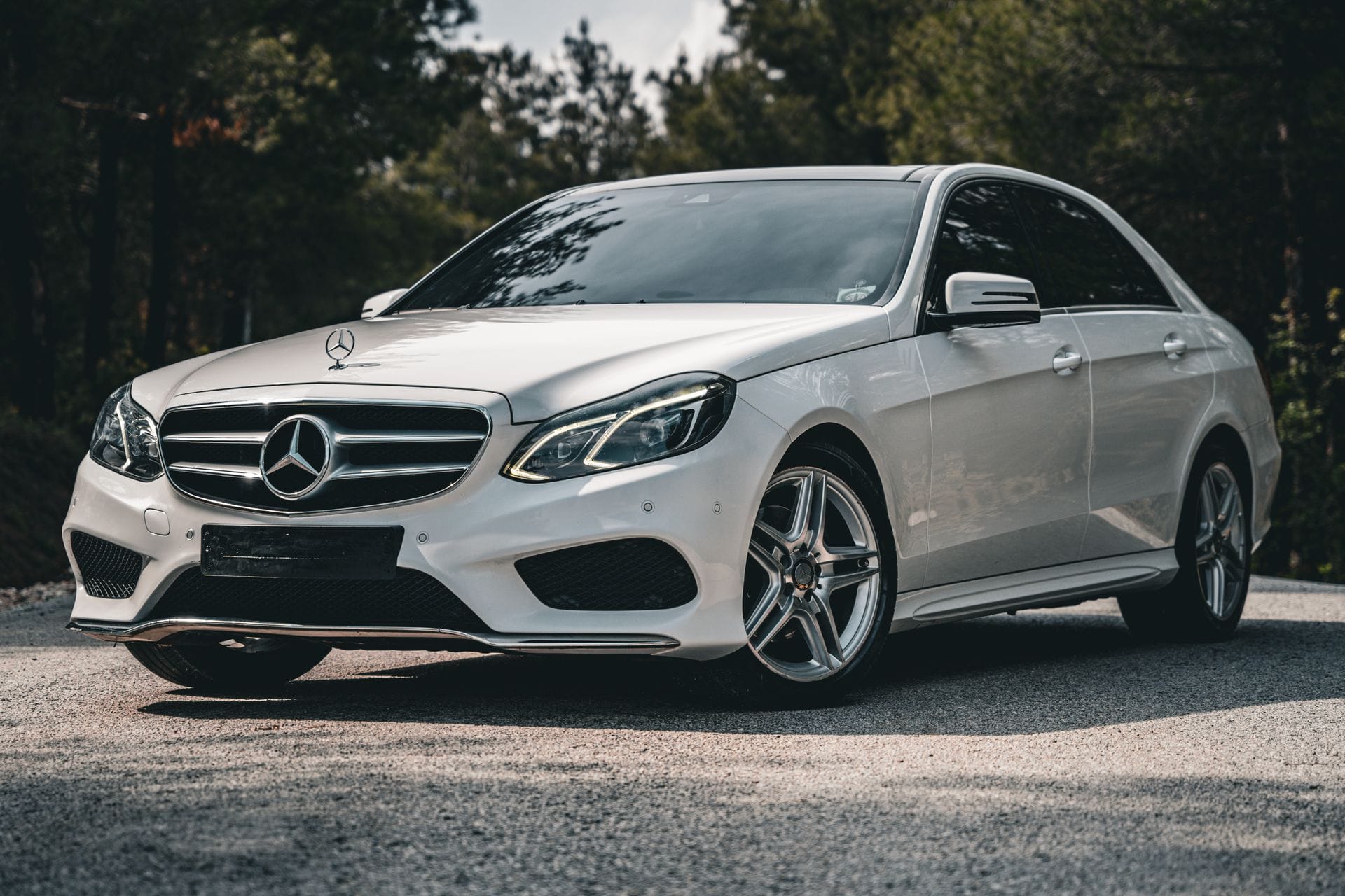 Mercedes White E-Class Sedan Istanbul Airport Transfer